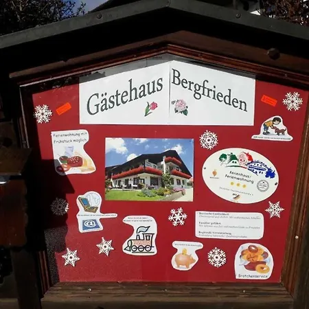 Gaestehaus Bergfrieden, Andrea 아파트 Bayersoien