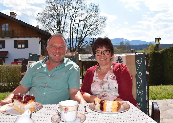 Gaestehaus Bergfrieden, Andrea Daire Bayersoien